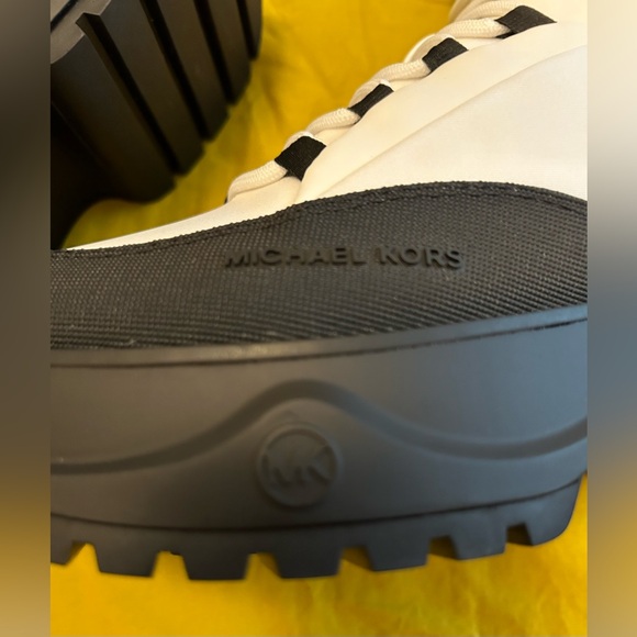 MK - Dupree Hiker Bootie - Picture 4 of 10